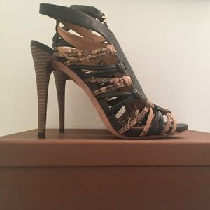 COACH Jody 4" heel Black/Sand Python Print Sz 9M